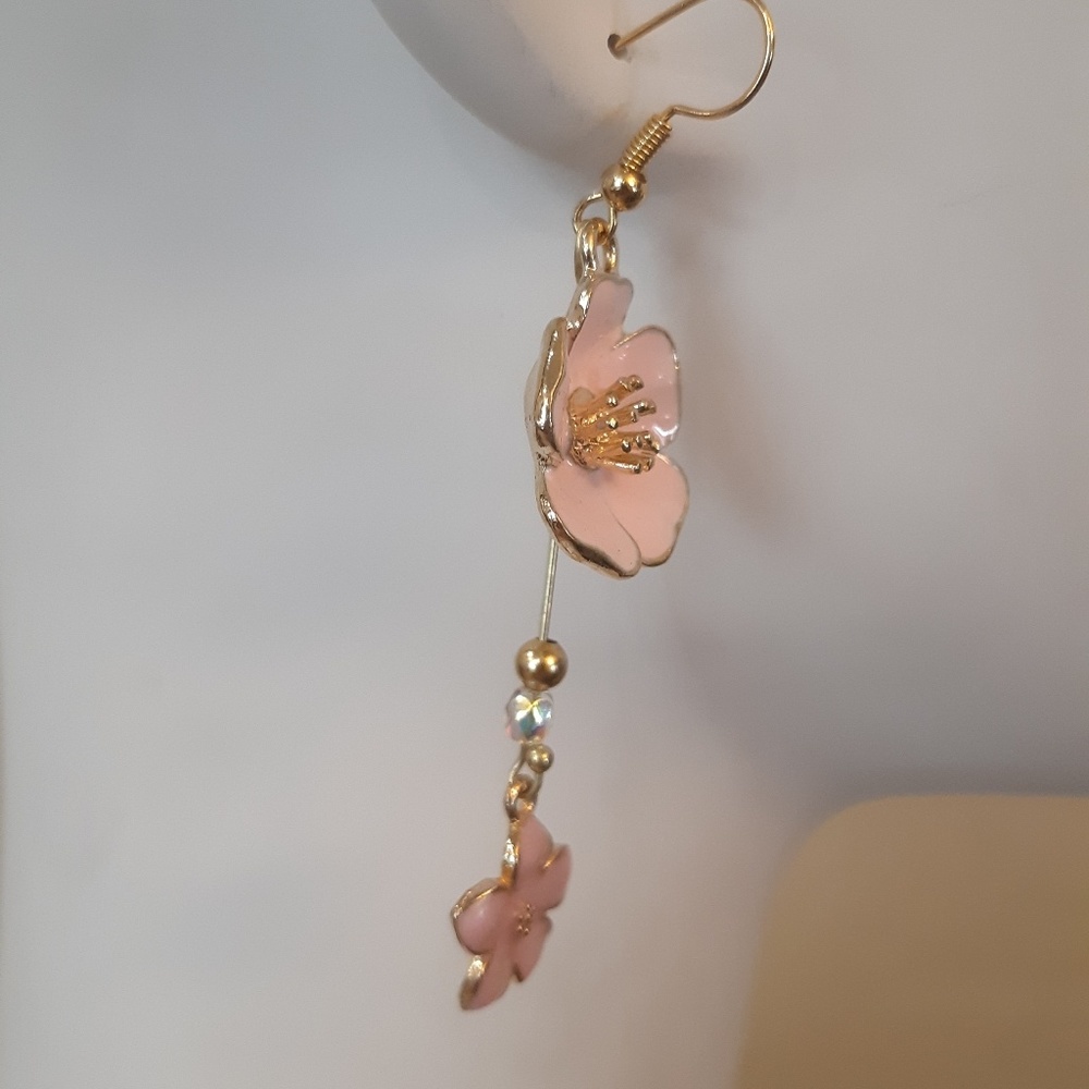 Dangle Flower Earrings - Picture 4 of 6